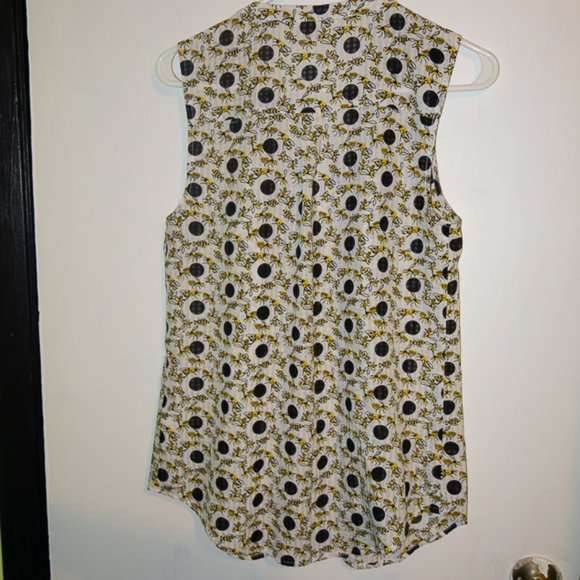 ModCloth BEE and Polka dot sleeveless top! - Picture 8 of 13